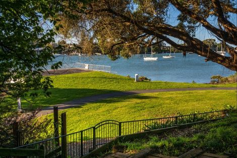Photo of property in 12 Dayspring Way, Pakuranga, Auckland, 2010