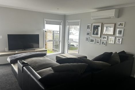 Photo of property in 7 Koru Loop, Paraparaumu, 5032