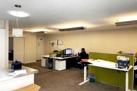 Photo of property in Regent Courts, 2/75 Gloucester Street, Christchurch Central, Christchurch, 8013