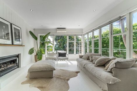 Photo of property in 36 Harbour View Road, Point Chevalier, Auckland, 1022