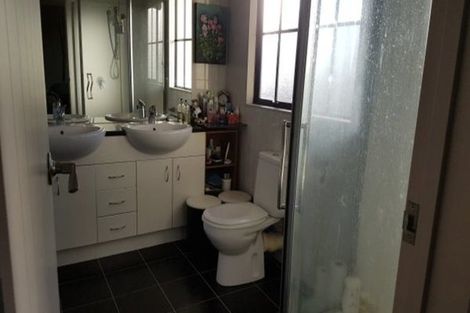 Photo of property in 62 Scarlet Oak Drive, Schnapper Rock, Auckland, 0632