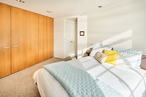 Photo of property in Wharenui Apartments, 274 Oriental Parade, Oriental Bay, Wellington, 6011