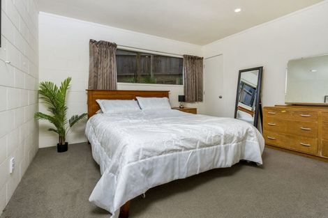 Photo of property in 1 Busbridge Place, Hillcrest, Auckland, 0627