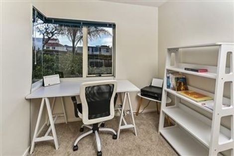 Photo of property in 2/26 Dallinghoe Crescent, Milford, Auckland, 0620