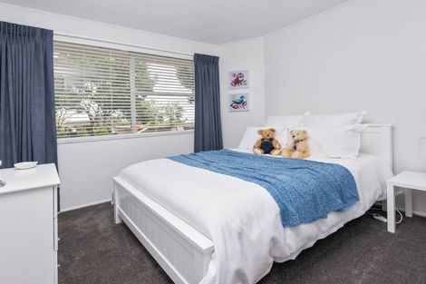 Photo of property in 6 Yeoman Place, Howick, Auckland, 2014