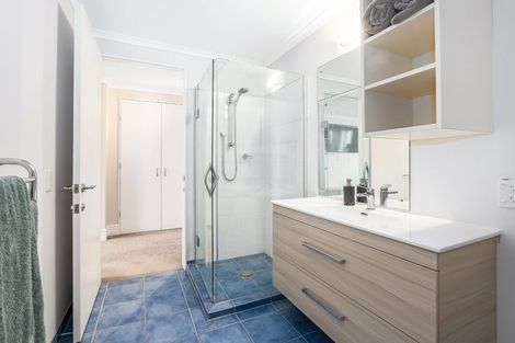 Photo of property in 5 Curnow Way, Kaiwharawhara, Wellington, 6035