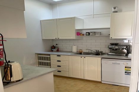 Photo of property in 186 Oriental Parade, Oriental Bay, Wellington, 6011