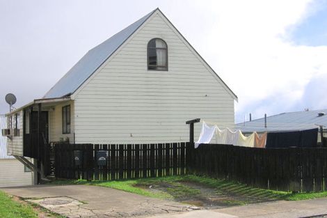 Photo of property in 39 Fitzpatrick Street, Newlands, Wellington, 6037