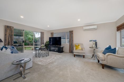 Photo of property in 103 Golfland Drive, Golflands, Auckland, 2013