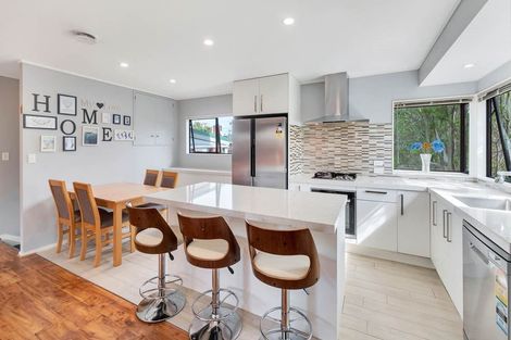 Photo of property in 76a View Road, Henderson, Auckland, 0612