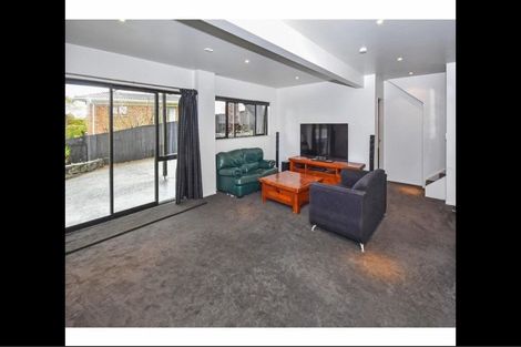 Photo of property in 21 Orinda Close, Botany Downs, Auckland, 2010