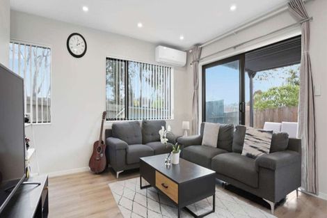 Photo of property in 152c Colwill Road, Massey, Auckland, 0614