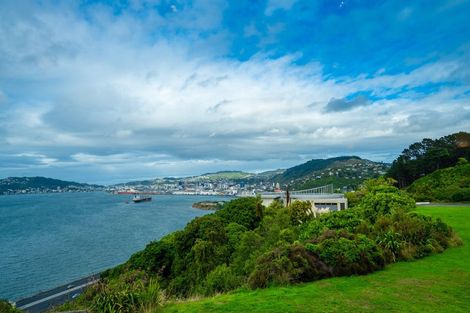 Photo of property in 11 Sovereign Point, Kaiwharawhara, Wellington, 6035