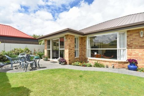 Photo of property in 2/74 Merrin Street, Avonhead, Christchurch, 8042