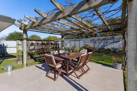 Photo of property in 42 Campion Road, Waikanae Beach, Waikanae, 5036