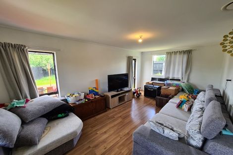 Photo of property in 2/9 Silver Creek Road, Weymouth, Auckland, 2103