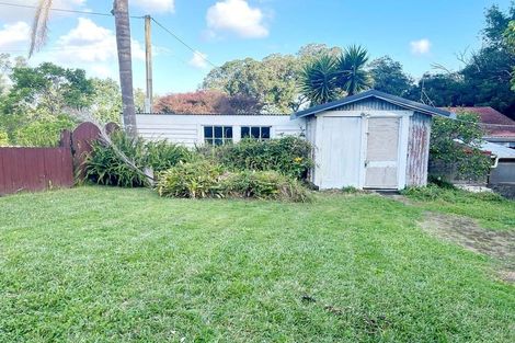 Photo of property in 233 Portage Road, Green Bay, Auckland, 0604