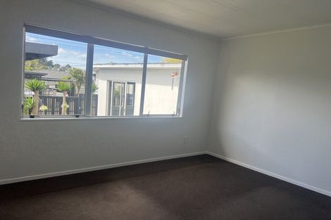 Photo of property in 9 Bishop Street, Green Bay, Auckland, 0604