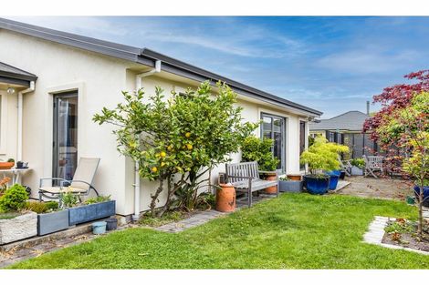 Photo of property in 2/64a Cutts Road, Russley, Christchurch, 8042