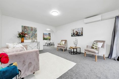 Photo of property in 2/46 View Road, Henderson, Auckland, 0612