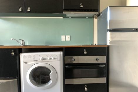 Photo of property in Urbane Apartments, 37/29 Webb Street, Mount Cook, Wellington, 6011