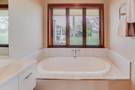 Photo of property in 116 Saint Andrews Road, Havelock North, 4130