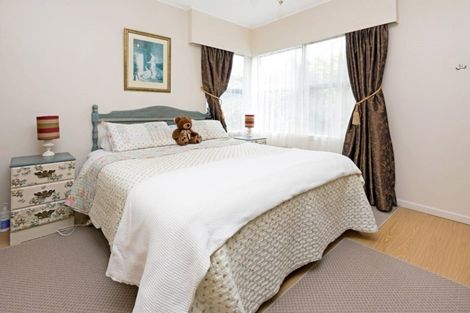 Photo of property in 9 Walpole Avenue, Hillpark, Auckland, 2102