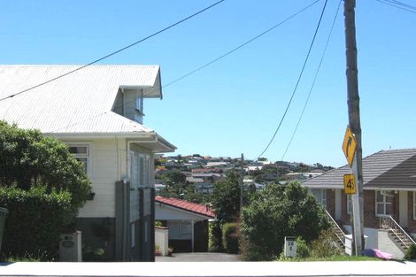 Photo of property in 2/41 East Coast Road, Milford, Auckland, 0620