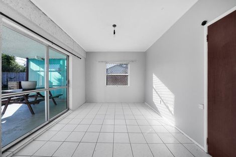 Photo of property in 26 Ewbank Place, Manurewa, Auckland, 2102