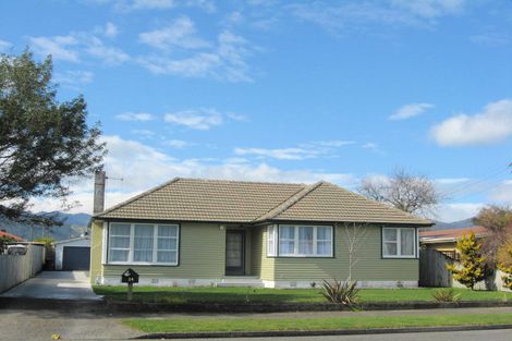 Photo of property in 24 Bartholomew Road, Levin, 5510