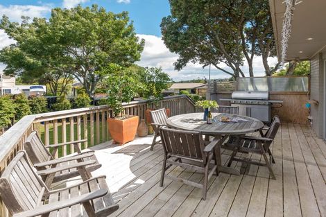 Photo of property in 6 Yeoman Place, Howick, Auckland, 2014