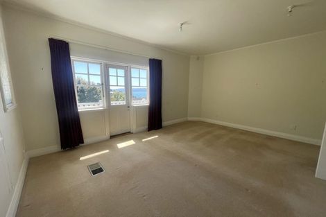 Photo of property in 9 Wadestown Road, Wadestown, Wellington, 6012