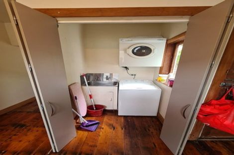 Photo of property in 76 Glenmore Street, Northland, Wellington, 6012