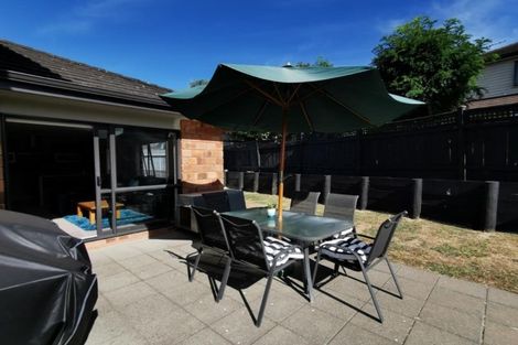 Photo of property in 21 Bellshill Close, Wattle Downs, Auckland, 2103