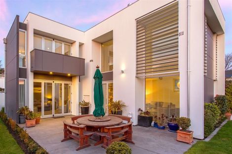 Photo of property in 10 Strowan Road, Strowan, Christchurch, 8052