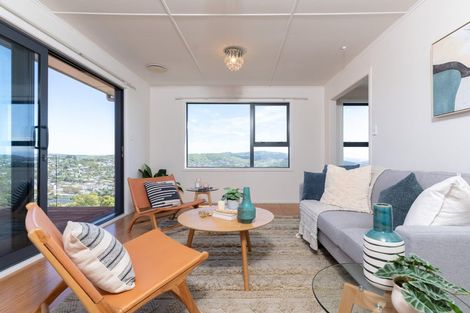 Photo of property in 14 Rice Crescent, Newlands, Wellington, 6037