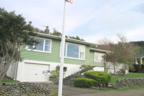 Photo of property in 31 Victory Crescent, Tawa, Wellington, 5028