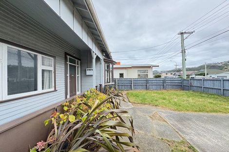 Photo of property in 173 Onepu Road, Lyall Bay, Wellington, 6022