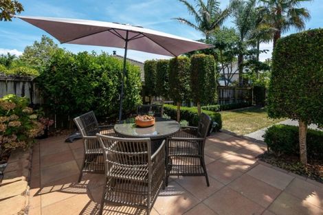 Photo of property in 5 Brooke Ridge Rise, East Tamaki Heights, Auckland, 2016