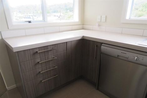 Photo of property in 136 George Street, Stokes Valley, Lower Hutt, 5019