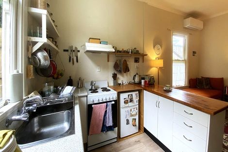 Photo of property in 12a Freeling Street, Island Bay, Wellington, 6023