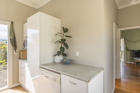 Photo of property in 69 Waimea Road, Waikanae Beach, Waikanae, 5036