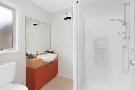 Photo of property in 54 Hillwell Drive, Henderson, Auckland, 0612