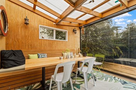 Photo of property in 30 Holiday Road, Stanmore Bay, Whangaparaoa, 0932