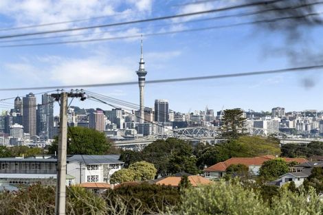 Photo of property in 1/22 Tui Glen Road, Birkenhead, Auckland, 0626