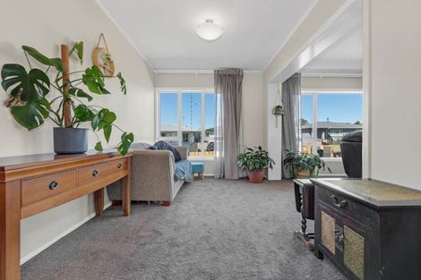 Photo of property in 13 Russell Avenue, Pukekohe, 2120