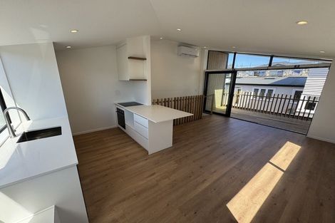 Photo of property in 7b Manor Place, Point Chevalier, Auckland, 1022
