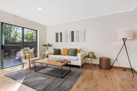 Photo of property in 4/351 West Coast Road, Glen Eden, Auckland, 0602