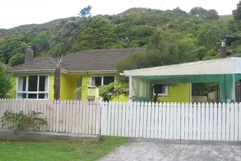 Photo of property in 37 Sunny Grove, Wainuiomata, Lower Hutt, 5014