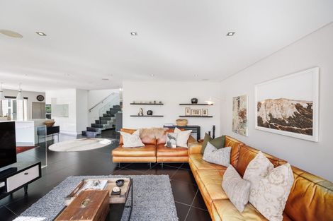 Photo of property in 25 Trent Avenue, Hokowhitu, Palmerston North, 4410